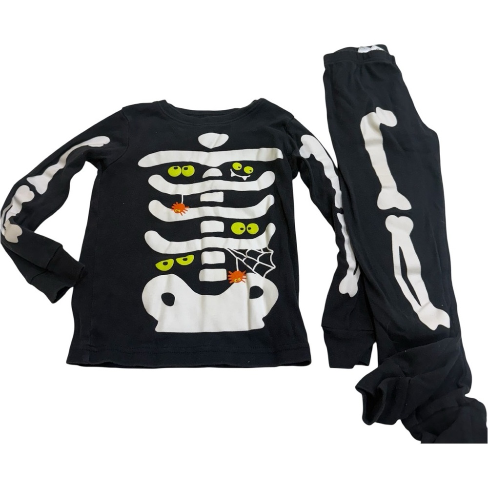 Carter's Black and White Skeleton Set